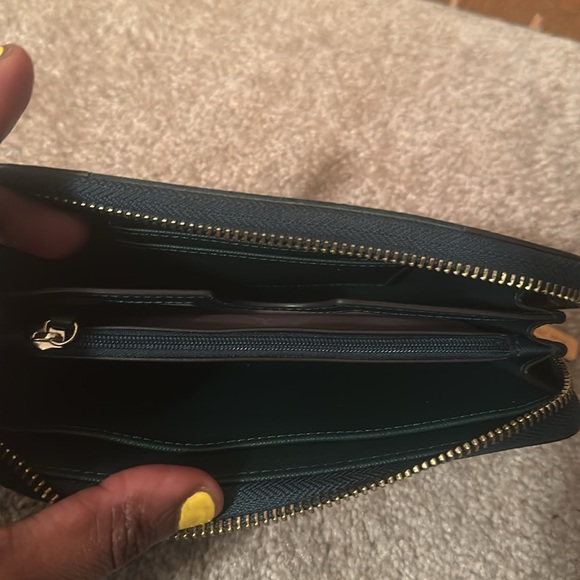 Green Michael Kors Wallet - Picture 4 of 5